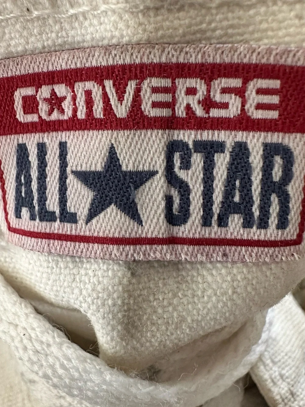 Converse low top